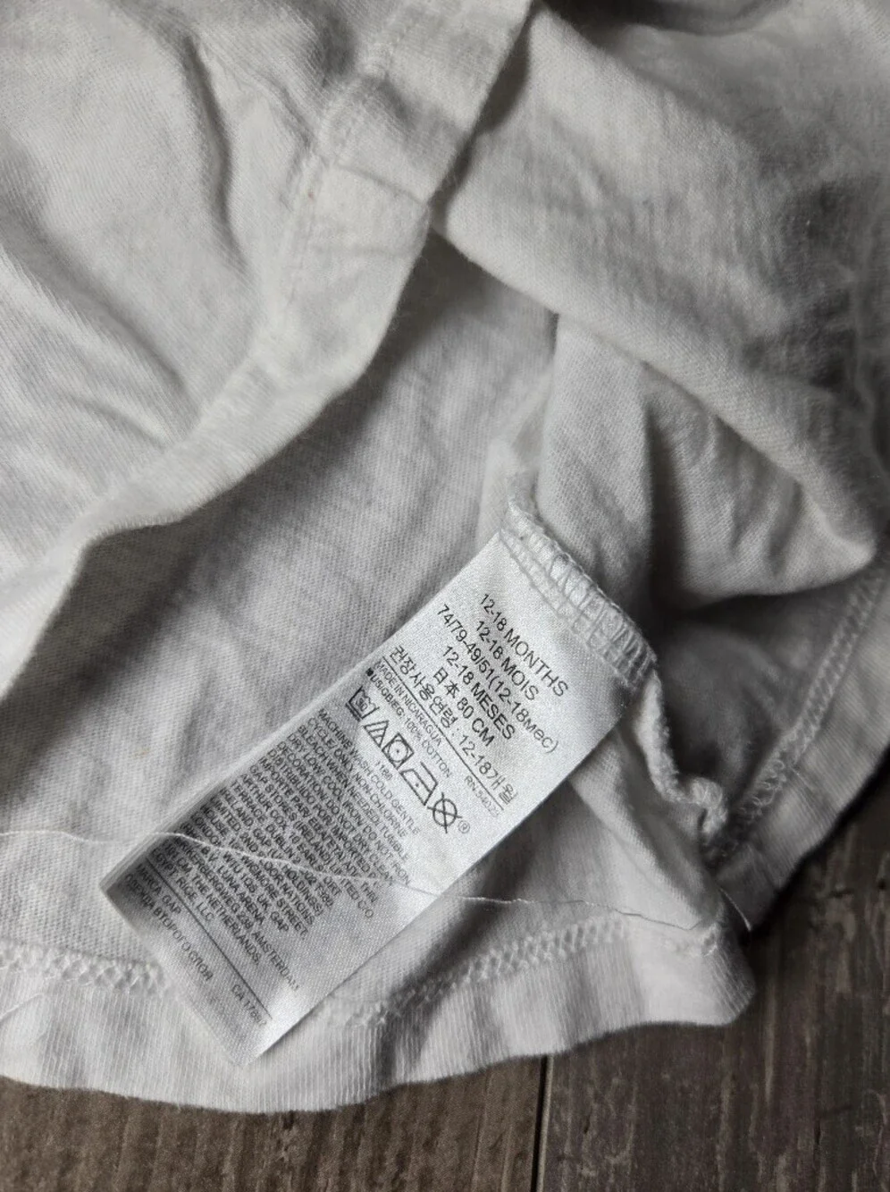 baby gap brannan's favorites kids long-sleeve logo tee in white size 12-18m euc